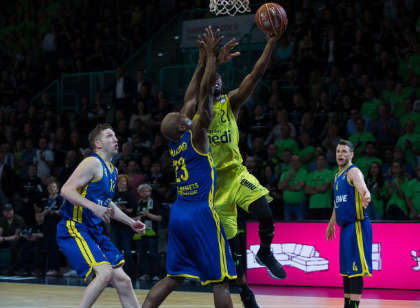 员在传球环 员在传球环