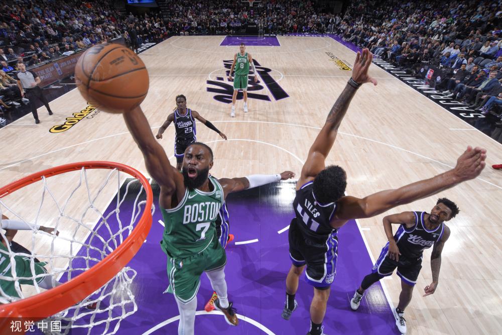 了更多具有 了更多具有