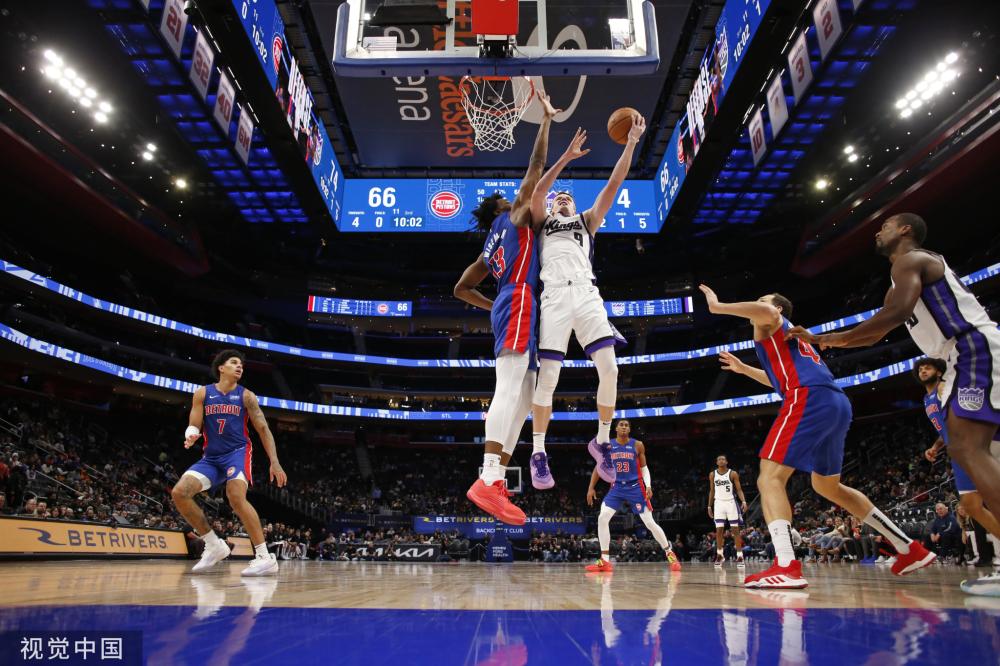 中展现了自 中展现了自